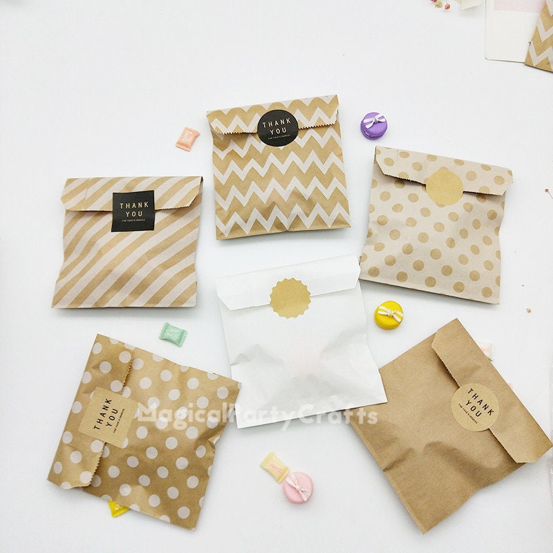 50pcs/ Lot Treat Candy Bag High Quality Party Favor Paper Bags Chevron  Polka Dot Stripe Printed Paper Craft Bags Bakery Bags