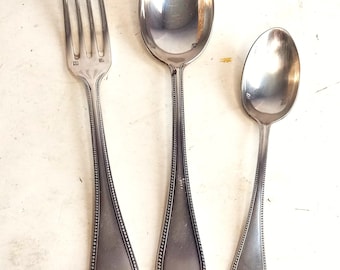 アンティークシルバーカトラリー（ホールマーク付き） – フォーク5本と