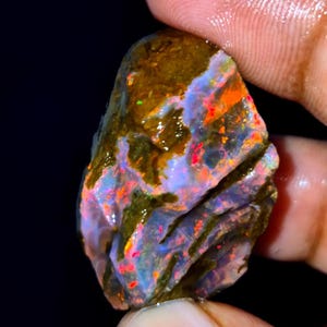 418 CTS エチオピア産オパール原石：天然ウェロファイアオパール