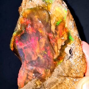 418 CTS エチオピア産オパール原石：天然ウェロファイアオパール