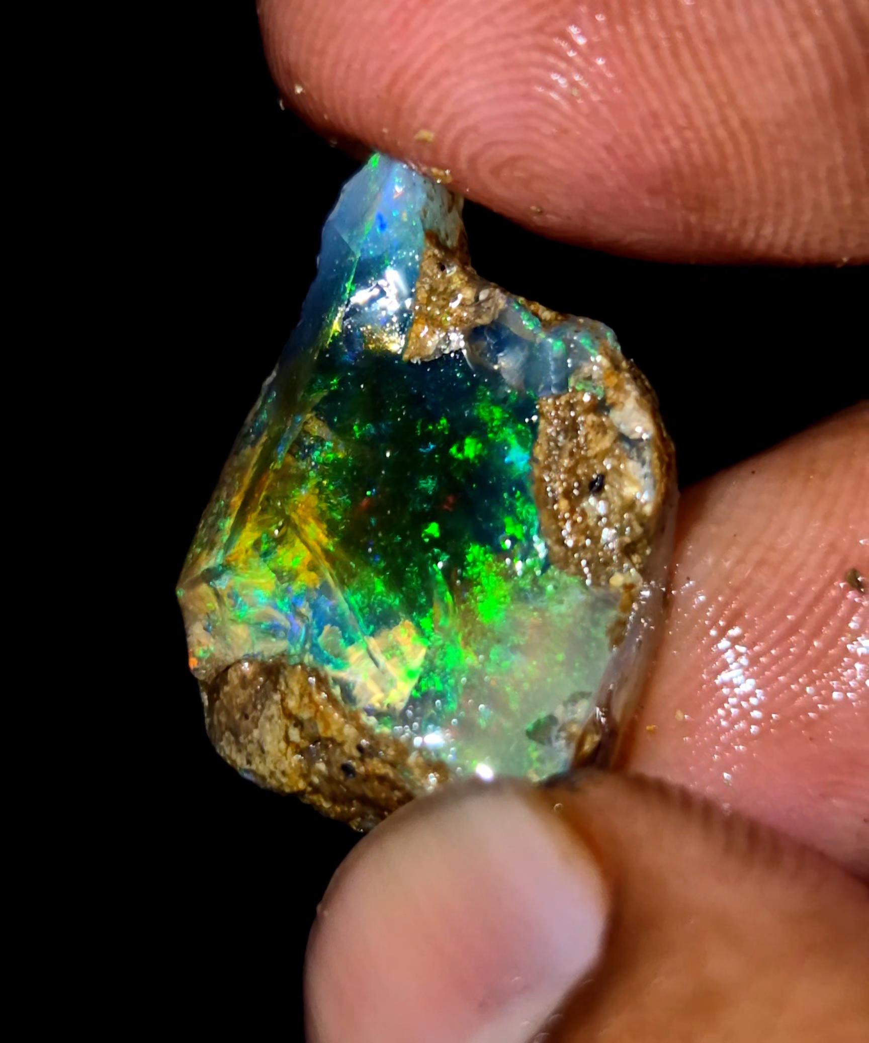 Opale Brute D’Éthiopie Naturelle – 12 Carats, Multicolore, Forme Brute, Parfaite Pour Collectionneurs Ou Création !
