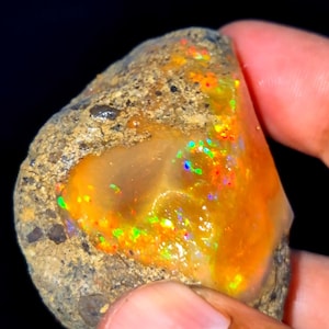 205 Ct Natural Ethiopian Welo Honey Crystal Opal Rough AAA Multi Fire Raw Opal Red Green Flash Gemstone Lapidary Collector,