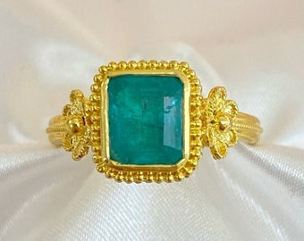 Anillo de oro amarillo de 18K / Estilo bizantino / Joyería hecha a mano / Piedra esmeralda / Regalo para ella / Anillo de declaración / Estilo Mid-Century