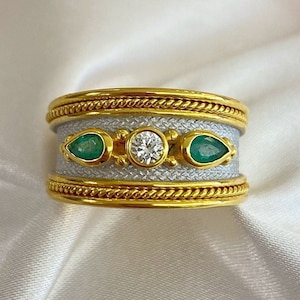 18K Gold Byzantine Ring: Emerald & Diamond Statement Jewelry
