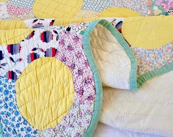 Exceptional vintage 40s feedsack “Snowball” quilt is a soft yellow