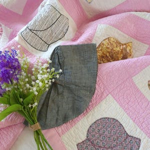 Sweet vintage 40s applique sunbonnet quilt