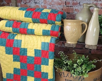 Wonderful antique c1900s red yellow and green “Irish chain” PA quilt