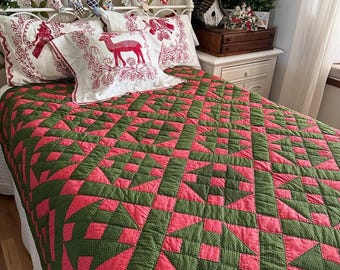 "Wunderschöner, grüner, antiker ""Churndash"" Quilt aus den 80er Jahren."