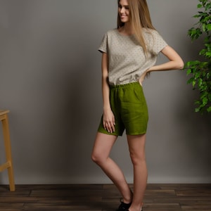 LILLY Olive green linen shorts with elastic waistband and inner pockets, short linen pants for women image 3