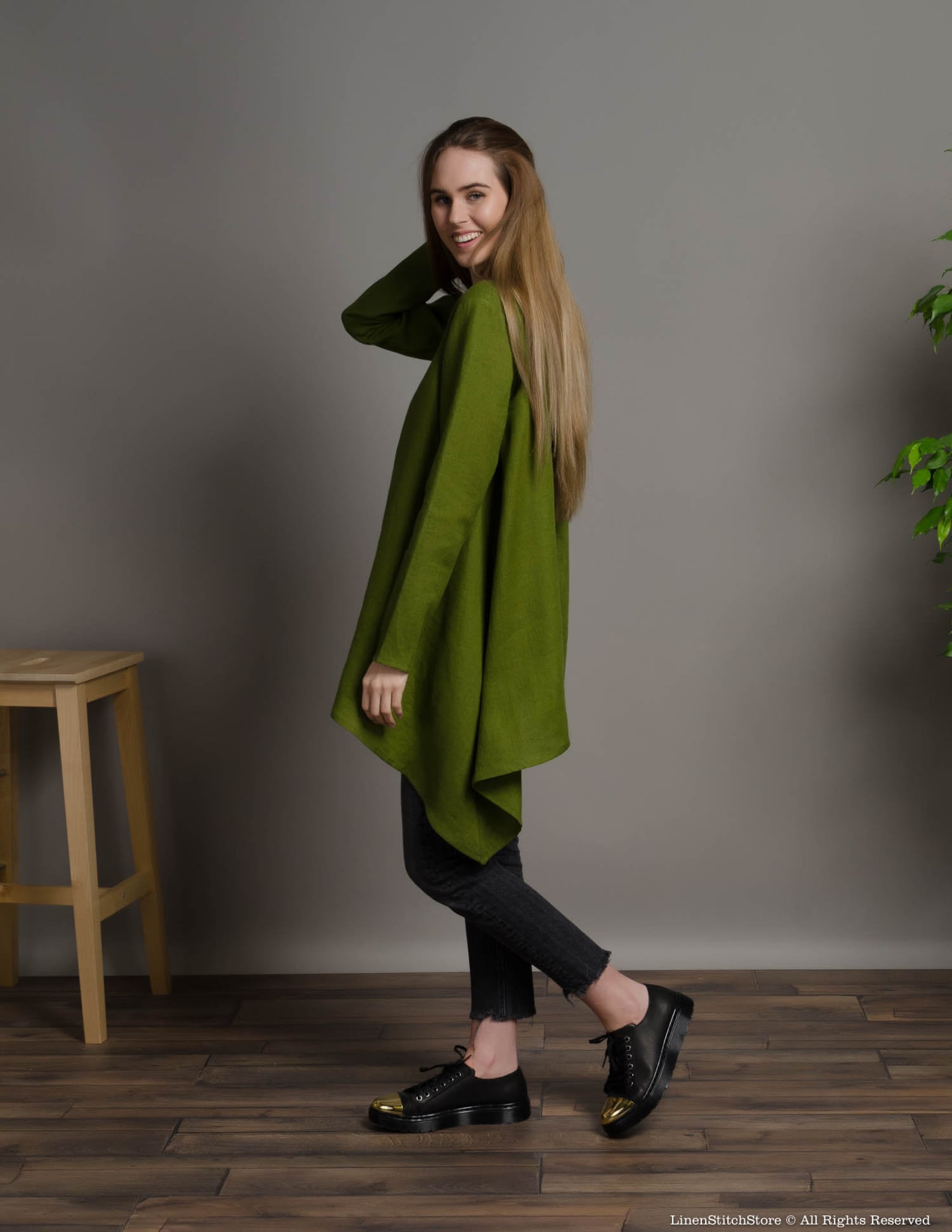 Heavy Rayon Solid Green Long Sleeve Tunic main image 0