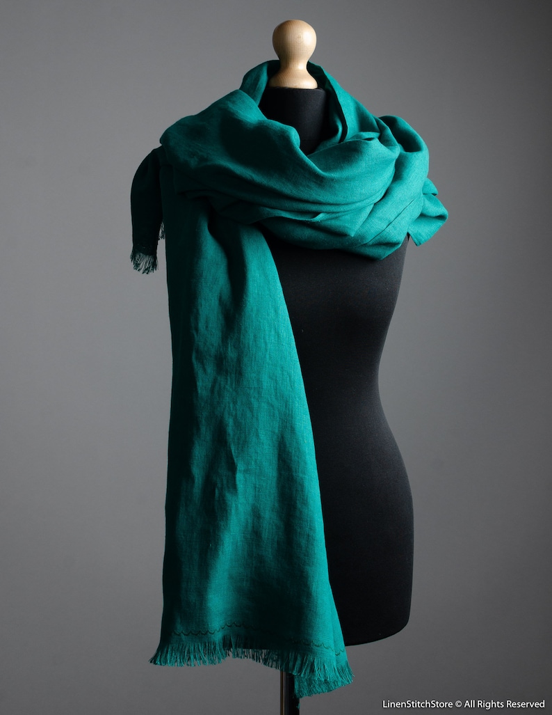 Long and wide EMERALD GREEN unisex linen scarf, bright green linen scarf for women, soft linen scarves, linen Shawl, big linen scarf image 2