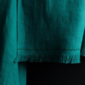 Long and wide EMERALD GREEN unisex linen scarf, bright green linen scarf for women, soft linen scarves, linen Shawl, big linen scarf image 3
