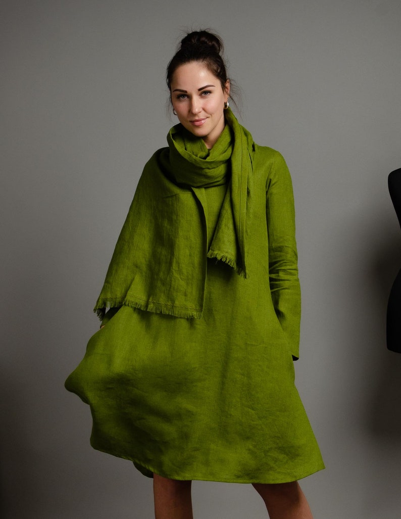 Écharpe en lin naturel longue et large pour femme, écharpe en lin de couleur olive, cadeau de Noël, châle en lin, foulard dété, grande écharpe en lin image 5