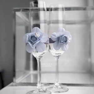 Champagne Glasses, Blue Wedding Glasses, Toasting Flutes, Flutes With Flower Decoration, Wedding Attribute