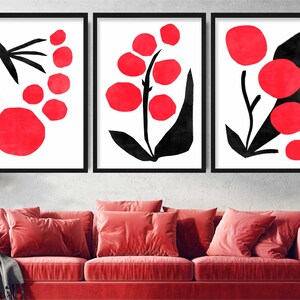 Conjunto abstracto de 3 impresiones: imagen botánica con flores rojas, blancas y negras