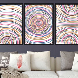 Conjunto de 3 impresiones: dibujos abstractos coloridos con garabatos y líneas de arcoíris