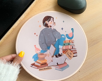 ORIGINAL DESIGN, 22 cm diameter mousepad, Mousepad, Desk mat, Bookworm mousepad, Girl mousepad, Round mousepad, Bookish desk mat