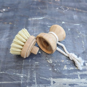 Refillable Sisal Dish Hand Brush with Free Refill Head | Kitchen Household Brush | Cleaning brush | Zero Waste | Dishwashing & Kitchen Brush