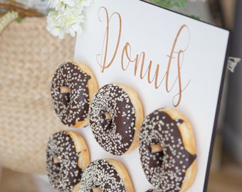 Houten donutmuur, aangepaste display, rustiek decor, gepersonaliseerde donutbar, tafelmiddenstuk, donutbaraccessoires