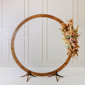 Boho Wedding Arbor Circle von Eli, rustikaler Hochzeitsbogen, Hochzeitsdeko, Zeremonienbogen, Strandhochzeit, Hochzeitshintergrund, Dekoration im Freien