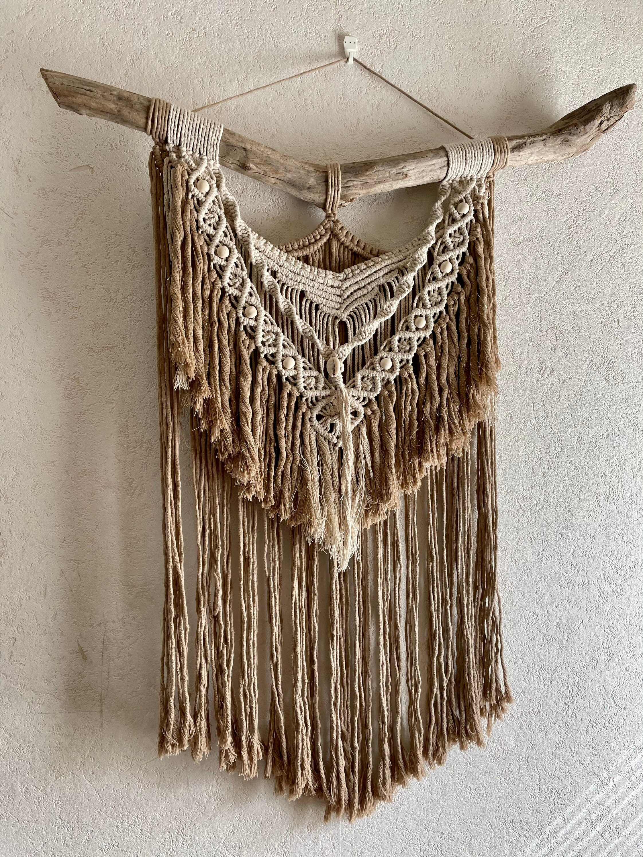 Macramé sur Bois Flotté en Macramé