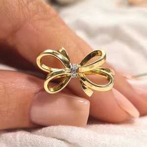 14K Yellow Gold Bow-Shaped Ring