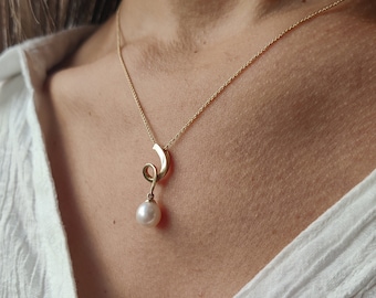 14k Yellow Gold Curly Shape Pearl Dangle Pendant, Bride Wedding Day Pearl Necklace, Special Necklace for Bride, 14K Gold Swirl Pearl Pendant