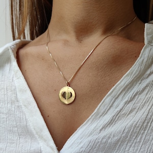 Collar romántico de oro de 14 quilates con forma de corazón inspirado en una carta de amor