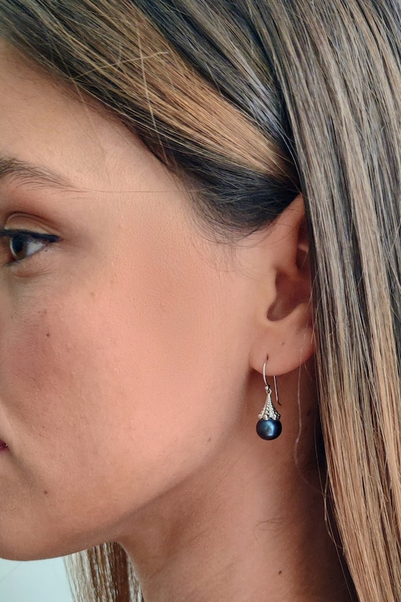 Navy pearl best sale earrings