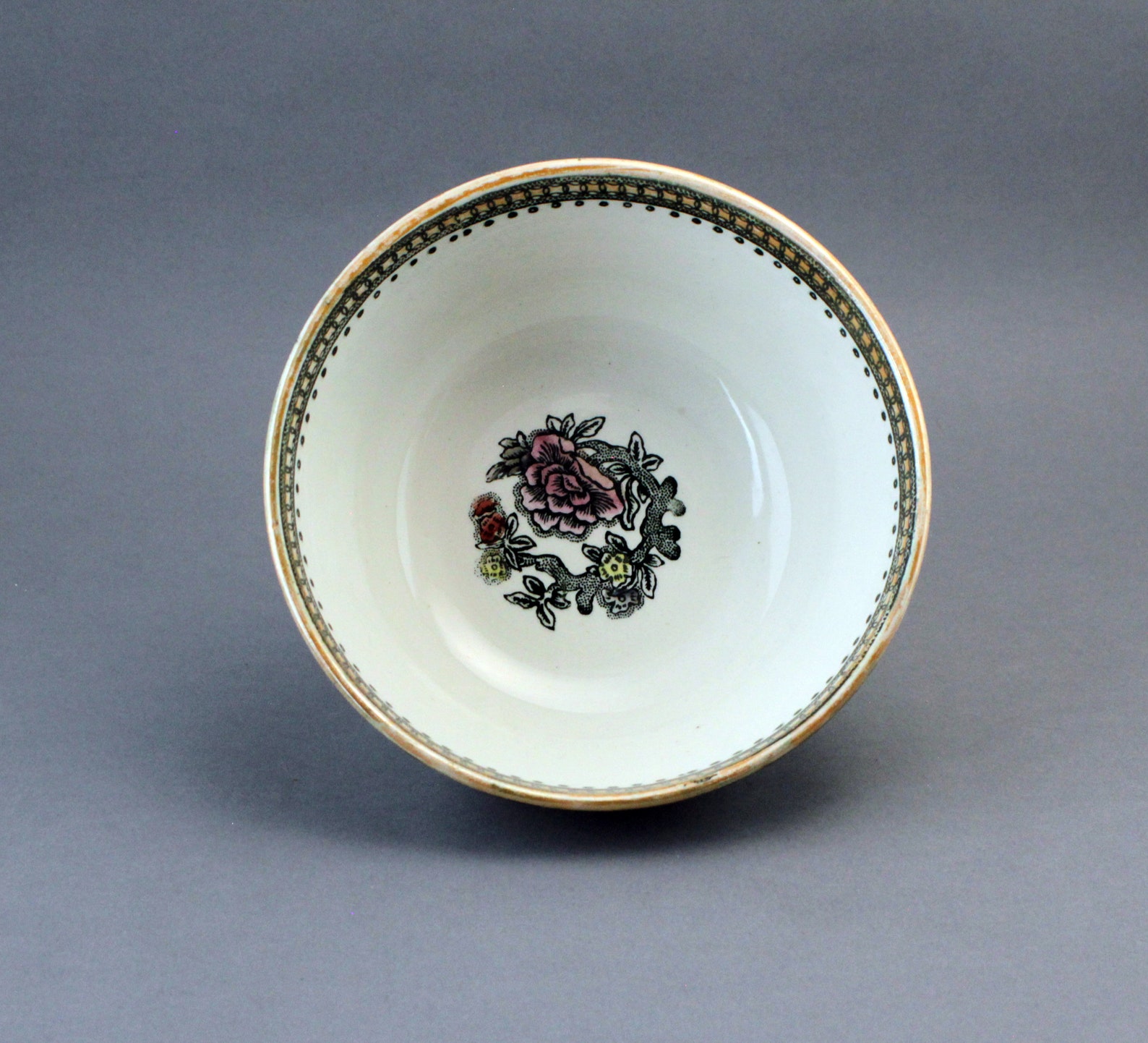 Set of two large ceramic bowls with floral patterns. Made in Etsy