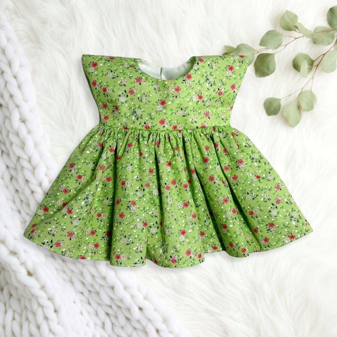 Green dress, with small flowers, fits 18 inch baby dolls, Build a