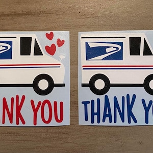 K&ouml;nnte beinhalten: Zwei blaue und wei&szlig;e Postwagen-Aufkleber mit roten Herzen und dem Text "THANK YOU" in roten und blauen Buchstaben.