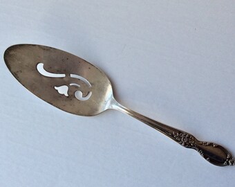 Vintage Silver Plate Cake Server, Floral WM Rogers IS Victorian Rose 1954