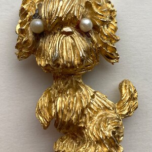 C1950-1960 Shaggy Dog With White Bead Eyes Brooch JJ