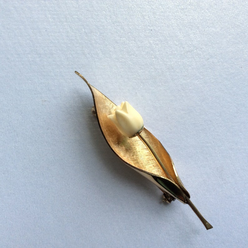 Winard vintage brooch 12K celluloid creamy rose 1950s elegant pin