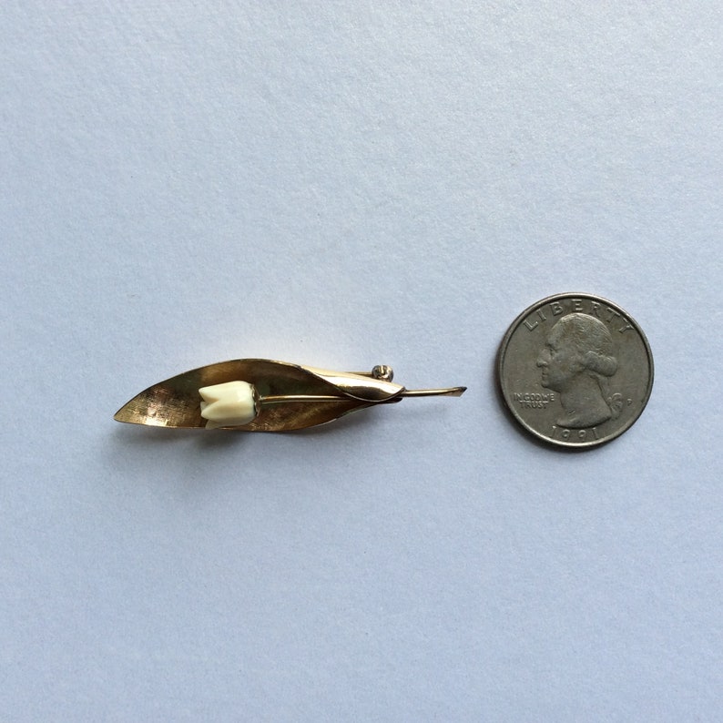 Winard vintage brooch 12K celluloid creamy rose 1950s elegant pin