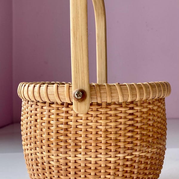 Kleine vintage mand in NANTUCKET-stijl: 6 x 5 inch met houten schommelhandvat, plastic voering