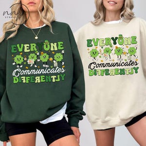 Comfort Colors® Communiceer anders SLP St Patricks-T-shirt, St Patricks-T-shirt, Lucky Therapist-sweatshirt, spraaktaalpathologiecadeau