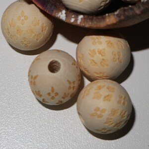 18mm  Natural Round Wooden with Design Beads Jewellery BEADS Spacer with 5mm Hole