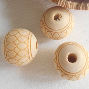 18mm  Natural Round Wooden with Design Beads Jewellery BEADS Spacer with 5mm Hole
