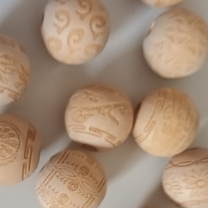 18mm  Natural Round Wooden with Design Beads Jewellery BEADS Spacer with 5mm Hole
