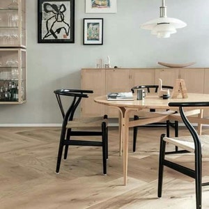 WISHBONE Esszimmerstühle aus Holz, Stuhlkissen im Preis Bild 8