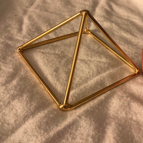 6" (15 cm) Gizeh-Pyramide, 24-Karat-Goldplatte oder Kupferplatte, 96 % Kupfer-Basismetall; Ladegerät, beruhigende Meditationspyramide, Heimdekoration