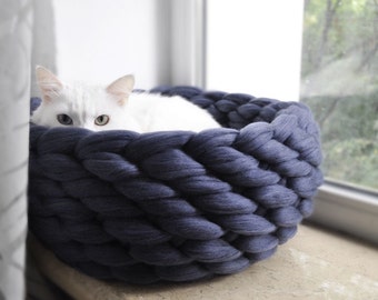 Chunky cat bed Pet cave Pet house Chunky knit pet bed Chunky crochet cat bed Knit house Pet house Merino wool cat bed Round cat basket