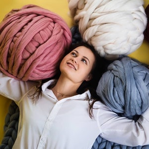 CHUNKY YARN, chunky wool, Merino wool, Arm knitting, Giant yarn, Yarn, Roving , Wool, knitting, Chunky knits, Big Yarn, 21 microns image 2