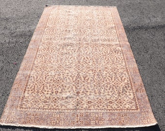 トルコヴィンテージラグ　トルコ絨毯　ハンドメイド トルコ製ヴィンテージハンドメイドラグ、4 x 7フィート、花柄