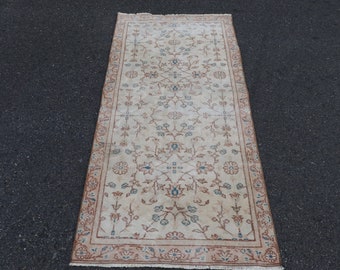1970年 トルコヴィンテージラグ　アナトリア　67×100 ベージュ花柄 1970年 トルコヴィンテージラグ アナトリア 67×100 ベージュ花柄 1970