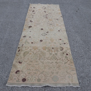 Tappeto vintage Oushak turco, 3,2x9,5 piedi, con pois marroni, in lana.
