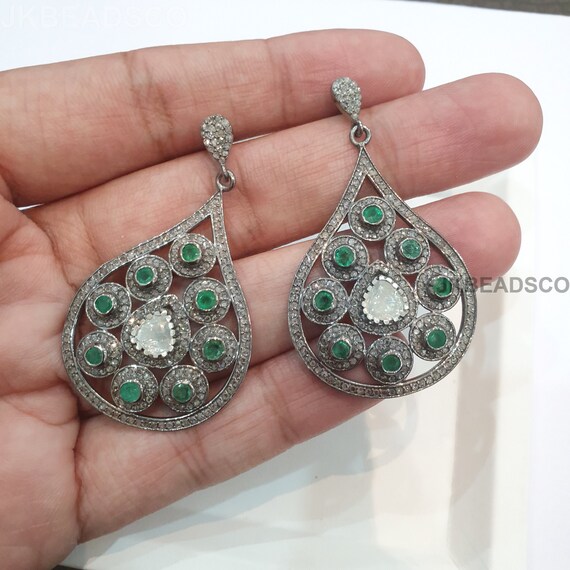 Exquisite 2024 emerald earrings