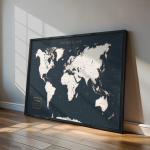 Toile carte du monde avec punaises – carte de voyage encadrée, cadeau d'art mural personnalisé
